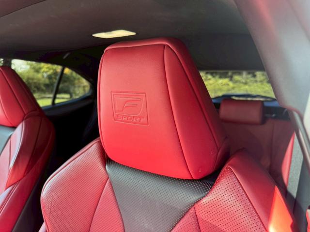 UX 250h Fスポーツ/ サンルーフ/BSM/レーダークルーズ/レーンキープ/コーナーセンサ/シートヒータ・エアコン/パワーバックドア/パワーシート/シートメモリ/電動格納ミラー/ETC2.0/バックカメラ/Bluetooth(72枚目)