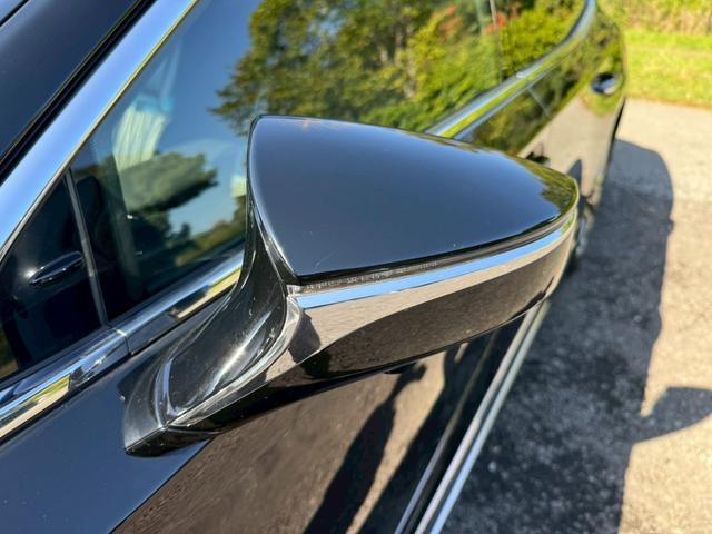 LS 500h エグゼクティブ/4WD /モデリスタエアロ/リアモニター/デジタルインナーミラー/マクレビ/HUD/BSM/全周囲カメラ/衝突軽減/レーダークルーズ/コーナーセンサー/パワーバックドア/シートヒータ・エアコン/ETC2.0(9枚目)