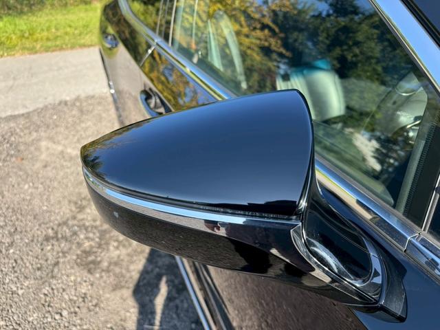 LS 500h エグゼクティブ/4WD /モデリスタエアロ/リアモニター/デジタルインナーミラー/マクレビ/HUD/BSM/全周囲カメラ/衝突軽減/レーダークルーズ/コーナーセンサー/パワーバックドア/シートヒータ・エアコン/ETC2.0(17枚目)