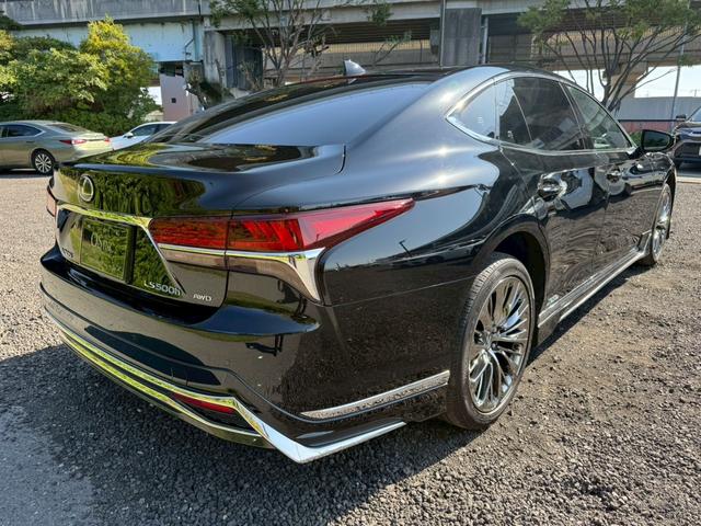 LS 500h エグゼクティブ/4WD /モデリスタエアロ/リアモニター/デジタルインナーミラー/マクレビ/HUD/BSM/全周囲カメラ/衝突軽減/レーダークルーズ/コーナーセンサー/パワーバックドア/シートヒータ・エアコン/ETC2.0(23枚目)