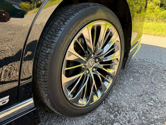 LS 500h エグゼクティブ/4WD /モデリスタエアロ/リアモニター/デジタルインナーミラー/マクレビ/HUD/BSM/全周囲カメラ/衝突軽減/レーダークルーズ/コーナーセンサー/パワーバックドア/シートヒータ・エアコン/ETC2.0(30枚目)