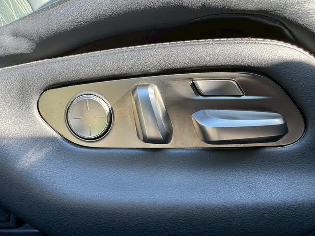 LS 500h エグゼクティブ/4WD /モデリスタエアロ/リアモニター/デジタルインナーミラー/マクレビ/HUD/BSM/全周囲カメラ/衝突軽減/レーダークルーズ/コーナーセンサー/パワーバックドア/シートヒータ・エアコン/ETC2.0(36枚目)