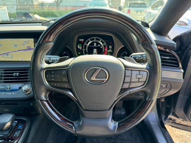 LS 500h エグゼクティブ/4WD /モデリスタエアロ/リアモニター/デジタルインナーミラー/マクレビ/HUD/BSM/全周囲カメラ/衝突軽減/レーダークルーズ/コーナーセンサー/パワーバックドア/シートヒータ・エアコン/ETC2.0(40枚目)