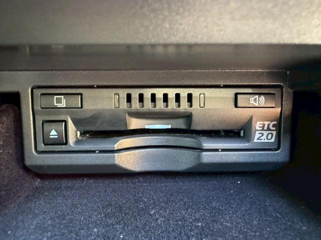 LS 500h エグゼクティブ/4WD /モデリスタエアロ/リアモニター/デジタルインナーミラー/マクレビ/HUD/BSM/全周囲カメラ/衝突軽減/レーダークルーズ/コーナーセンサー/パワーバックドア/シートヒータ・エアコン/ETC2.0(48枚目)