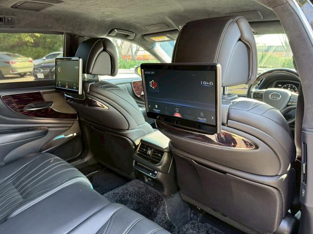 LS 500h エグゼクティブ/4WD /モデリスタエアロ/リアモニター/デジタルインナーミラー/マクレビ/HUD/BSM/全周囲カメラ/衝突軽減/レーダークルーズ/コーナーセンサー/パワーバックドア/シートヒータ・エアコン/ETC2.0(67枚目)