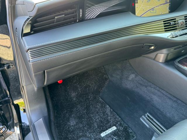 LS 500h エグゼクティブ/4WD /モデリスタエアロ/リアモニター/デジタルインナーミラー/マクレビ/HUD/BSM/全周囲カメラ/衝突軽減/レーダークルーズ/コーナーセンサー/パワーバックドア/シートヒータ・エアコン/ETC2.0(77枚目)