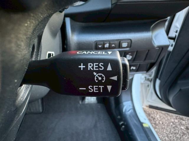 IS 300h Fスポーツ /サンルーフ/クルーズコントロール/コーナーセンサー/シートヒータ・エアコン/ステアリングヒーター/電動格納ミラー/パワーシート/シートメモリー/レッドレザー/ETC/バックカメラ/Bluetooth(45枚目)