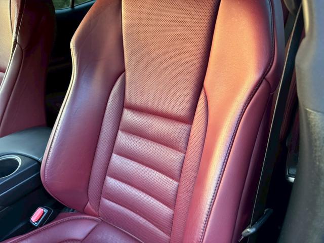 IS 300h Fスポーツ /サンルーフ/クルーズコントロール/コーナーセンサー/シートヒータ・エアコン/ステアリングヒーター/電動格納ミラー/パワーシート/シートメモリー/レッドレザー/ETC/バックカメラ/Bluetooth(70枚目)