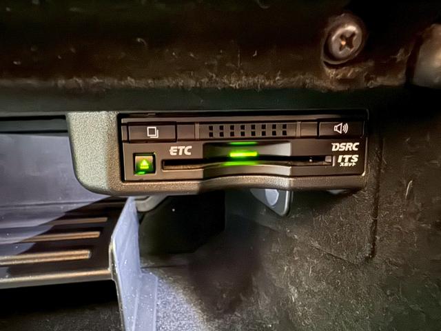 IS 300h Fスポーツ /サンルーフ/クルーズコントロール/コーナーセンサー/シートヒータ・エアコン/ステアリングヒーター/電動格納ミラー/パワーシート/シートメモリー/レッドレザー/ETC/バックカメラ/Bluetooth(74枚目)