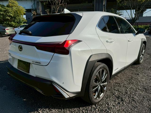 UX 250h Fスポーツ /ワンオーナー/BSM/衝突軽減/レーダークルーズ/レーンキープ/コーナーセンサー/パワーバックドア/パワーシート/シートメモリー/シートヒータ・エアコン/ステアリングヒーター/置くだけ充電/ETC(22枚目)