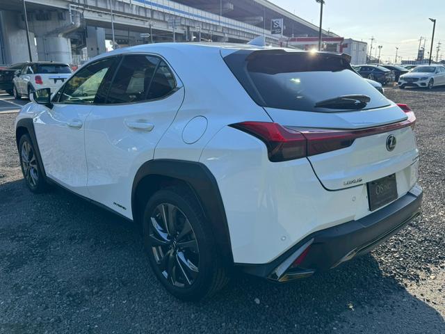 UX 250h Fスポーツ /ワンオーナー/BSM/衝突軽減/レーダークルーズ/レーンキープ/コーナーセンサー/パワーバックドア/パワーシート/シートメモリー/シートヒータ・エアコン/ステアリングヒーター/置くだけ充電/ETC(27枚目)