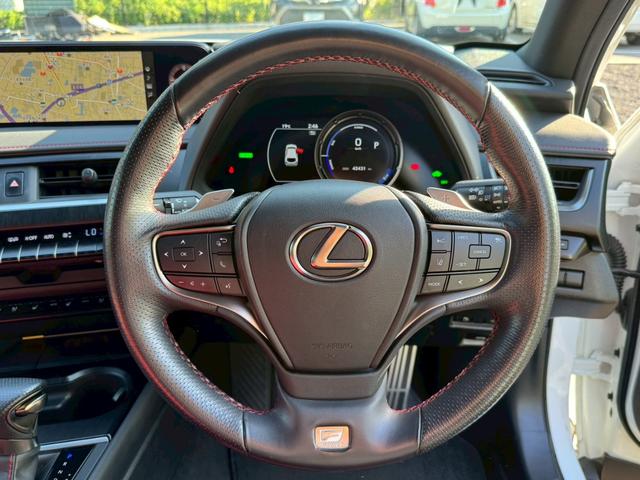 UX 250h Fスポーツ /ワンオーナー/BSM/衝突軽減/レーダークルーズ/レーンキープ/コーナーセンサー/パワーバックドア/パワーシート/シートメモリー/シートヒータ・エアコン/ステアリングヒーター/置くだけ充電/ETC(39枚目)