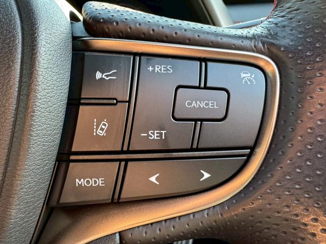 UX 250h Fスポーツ /ワンオーナー/BSM/衝突軽減/レーダークルーズ/レーンキープ/コーナーセンサー/パワーバックドア/パワーシート/シートメモリー/シートヒータ・エアコン/ステアリングヒーター/置くだけ充電/ETC(41枚目)