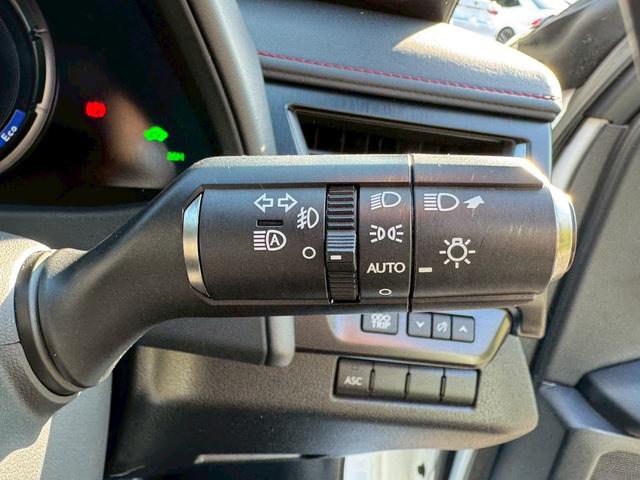 UX 250h Fスポーツ /ワンオーナー/BSM/衝突軽減/レーダークルーズ/レーンキープ/コーナーセンサー/パワーバックドア/パワーシート/シートメモリー/シートヒータ・エアコン/ステアリングヒーター/置くだけ充電/ETC(42枚目)