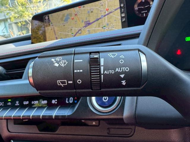 UX 250h Fスポーツ /ワンオーナー/BSM/衝突軽減/レーダークルーズ/レーンキープ/コーナーセンサー/パワーバックドア/パワーシート/シートメモリー/シートヒータ・エアコン/ステアリングヒーター/置くだけ充電/ETC(43枚目)