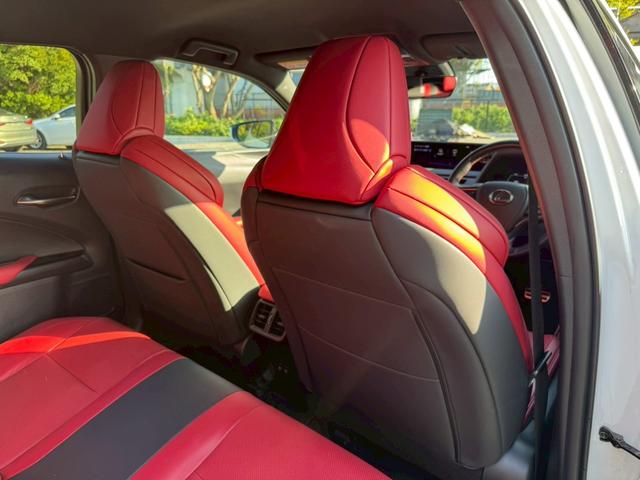 UX 250h Fスポーツ /ワンオーナー/BSM/衝突軽減/レーダークルーズ/レーンキープ/コーナーセンサー/パワーバックドア/パワーシート/シートメモリー/シートヒータ・エアコン/ステアリングヒーター/置くだけ充電/ETC(62枚目)