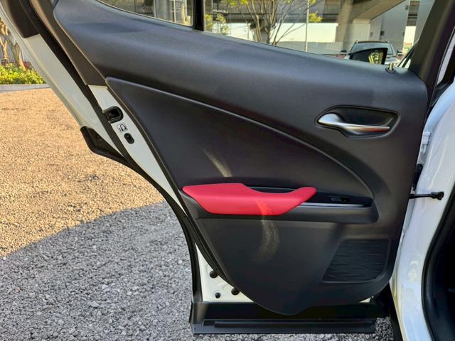 UX 250h Fスポーツ /ワンオーナー/BSM/衝突軽減/レーダークルーズ/レーンキープ/コーナーセンサー/パワーバックドア/パワーシート/シートメモリー/シートヒータ・エアコン/ステアリングヒーター/置くだけ充電/ETC(66枚目)