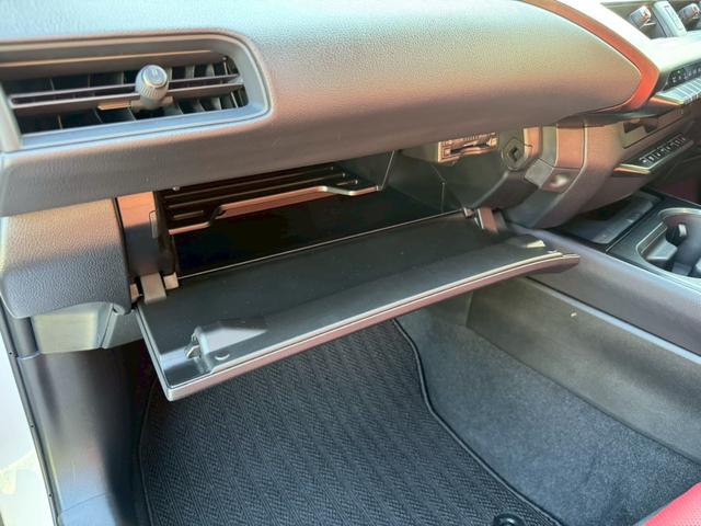 UX 250h Fスポーツ /ワンオーナー/BSM/衝突軽減/レーダークルーズ/レーンキープ/コーナーセンサー/パワーバックドア/パワーシート/シートメモリー/シートヒータ・エアコン/ステアリングヒーター/置くだけ充電/ETC(77枚目)