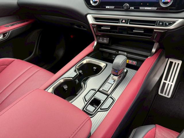 RX 500h Fスポーツパフォーマンス /ワンオーナー/パノラマルーフ/デジタルインナーミラー/全周囲カメラ/アドバンストドライブ/BSM/衝突軽減/レーダークルーズ/コーナーセンサー/パワーバックドア/シートヒータ・エアコン/ETC(45枚目)