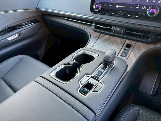 LM 500h エグゼクティブ アドバンスドドライブ/48インチリアモニター/マークレビンソン/衝突軽減/全周囲カメラ/レーダークルーズ/サンルーフ/コーナーセンサー/BSM/ハンドルヒーター/シートヒーター・エアコン//ETC(47枚目)