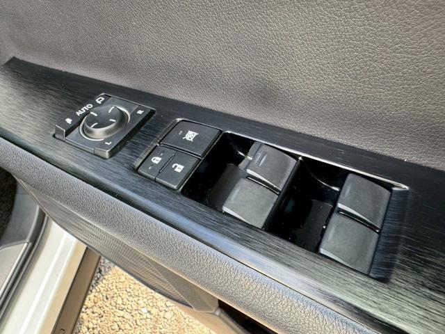 UX 250h VerL 衝突軽減/全周囲カメラ/レーダークルーズコントロール/コーナーセンサー/BSM/ハンドルヒーター/シートヒーター・エアコン/パワーシート/シートメモリ/ETC/Bluetooth/バックカメラ(36枚目)