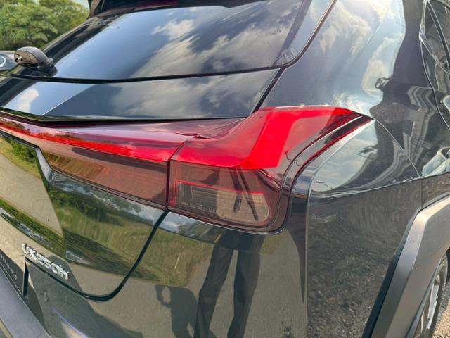 UX 250h VerL 衝突軽減/全周囲カメラ/レーダークルーズコントロール/コーナーセンサー/HUD/BSM/ハンドルヒーター/シートヒーター・エアコン/パワーシート/シートメモリ/ETC/Bluetooth/バックカメラ(21枚目)