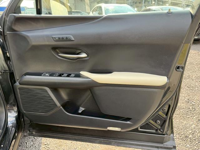 UX 250h VerL 衝突軽減/全周囲カメラ/レーダークルーズコントロール/コーナーセンサー/HUD/BSM/ハンドルヒーター/シートヒーター・エアコン/パワーシート/シートメモリ/ETC/Bluetooth/バックカメラ(35枚目)