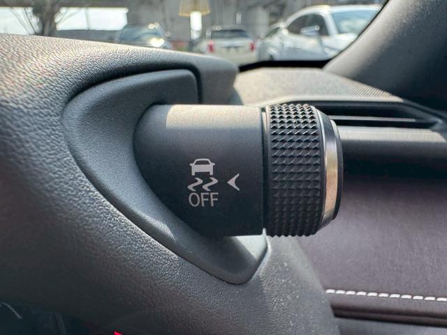 UX 250h VerL 衝突軽減/全周囲カメラ/レーダークルーズコントロール/コーナーセンサー/HUD/BSM/ハンドルヒーター/シートヒーター・エアコン/パワーシート/シートメモリ/ETC/Bluetooth/バックカメラ(46枚目)