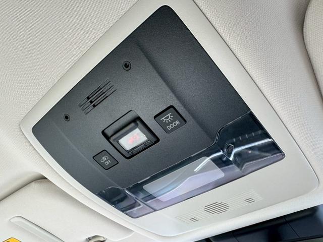 UX 250h VerL 衝突軽減/全周囲カメラ/レーダークルーズコントロール/コーナーセンサー/HUD/BSM/ハンドルヒーター/シートヒーター・エアコン/パワーシート/シートメモリ/ETC/Bluetooth/バックカメラ(59枚目)