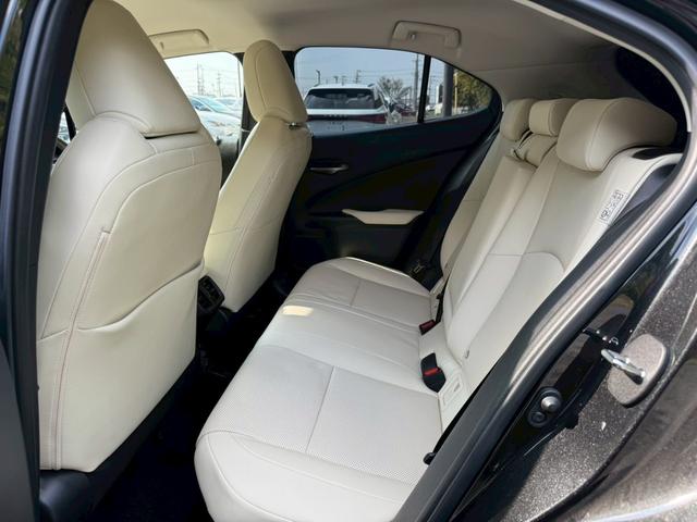 UX 250h VerL 衝突軽減/全周囲カメラ/レーダークルーズコントロール/コーナーセンサー/HUD/BSM/ハンドルヒーター/シートヒーター・エアコン/パワーシート/シートメモリ/ETC/Bluetooth/バックカメラ(69枚目)