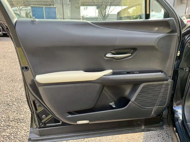 UX 250h VerL 衝突軽減/全周囲カメラ/レーダークルーズコントロール/コーナーセンサー/HUD/BSM/ハンドルヒーター/シートヒーター・エアコン/パワーシート/シートメモリ/ETC/Bluetooth/バックカメラ(76枚目)