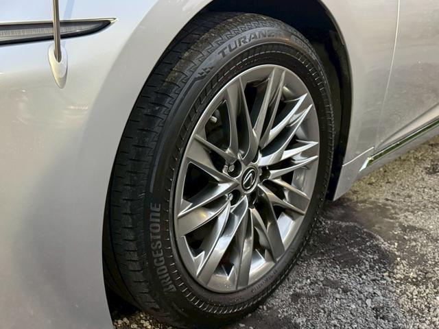 LS 500h エグゼクティブ /サンルーフ/マクレビ/BSM/HUD/デジタルインナーミラー/全周囲カメラ/衝突軽減/レーダークルーズ/レーンキープ/コーナーセンサー/パワーバックドア/シートヒータ・エアコン/パワーシート/ETC(8枚目)