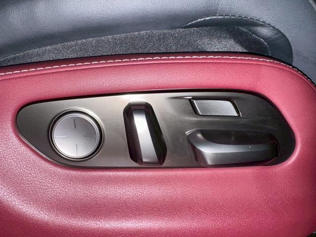 LS 500h エグゼクティブ /サンルーフ/マクレビ/BSM/HUD/デジタルインナーミラー/全周囲カメラ/衝突軽減/レーダークルーズ/レーンキープ/コーナーセンサー/パワーバックドア/シートヒータ・エアコン/パワーシート/ETC(37枚目)