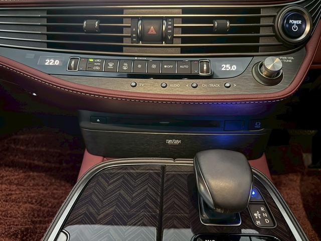 LS 500h エグゼクティブ /サンルーフ/マクレビ/BSM/HUD/デジタルインナーミラー/全周囲カメラ/衝突軽減/レーダークルーズ/レーンキープ/コーナーセンサー/パワーバックドア/シートヒータ・エアコン/パワーシート/ETC(54枚目)