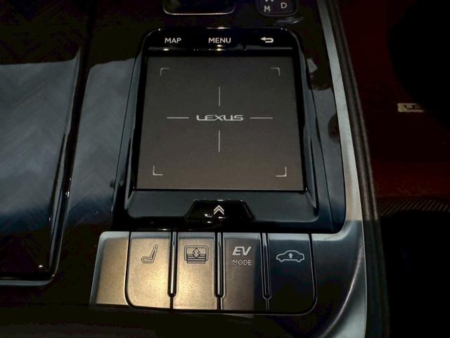 LS 500h エグゼクティブ /サンルーフ/マクレビ/BSM/HUD/デジタルインナーミラー/全周囲カメラ/衝突軽減/レーダークルーズ/レーンキープ/コーナーセンサー/パワーバックドア/シートヒータ・エアコン/パワーシート/ETC(55枚目)