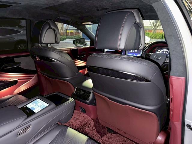 LS 500h エグゼクティブ /サンルーフ/マクレビ/BSM/HUD/デジタルインナーミラー/全周囲カメラ/衝突軽減/レーダークルーズ/レーンキープ/コーナーセンサー/パワーバックドア/シートヒータ・エアコン/パワーシート/ETC(69枚目)