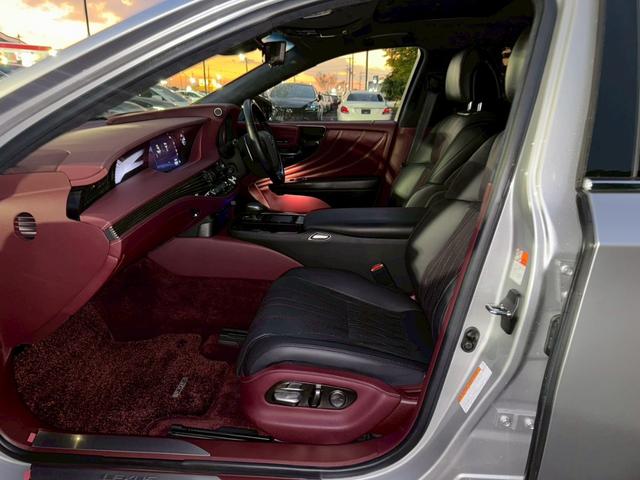 LS 500h エグゼクティブ /サンルーフ/マクレビ/BSM/HUD/デジタルインナーミラー/全周囲カメラ/衝突軽減/レーダークルーズ/レーンキープ/コーナーセンサー/パワーバックドア/シートヒータ・エアコン/パワーシート/ETC(75枚目)