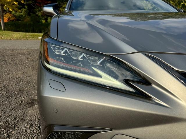 ES 300h Fスポーツ サンルーフ/衝突軽減/全周囲カメラ/レーダークルーズコントロール/コーナーセンサー/HUD/BSM/ハンドルヒーター/シートヒーター・エアコン/パワーシート/シートメモリ/ETC/Bluetooth(12枚目)