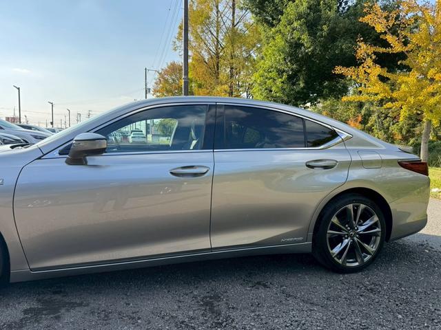 ES 300h Fスポーツ サンルーフ/衝突軽減/全周囲カメラ/レーダークルーズコントロール/コーナーセンサー/HUD/BSM/ハンドルヒーター/シートヒーター・エアコン/パワーシート/シートメモリ/ETC/Bluetooth(13枚目)