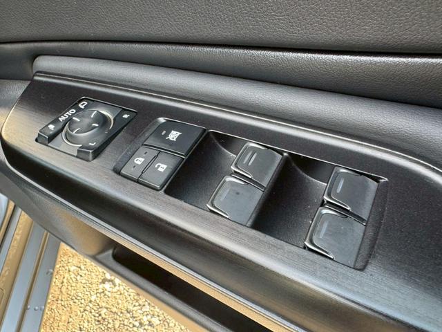 ES 300h Fスポーツ サンルーフ/衝突軽減/全周囲カメラ/レーダークルーズコントロール/コーナーセンサー/HUD/BSM/ハンドルヒーター/シートヒーター・エアコン/パワーシート/シートメモリ/ETC/Bluetooth(32枚目)