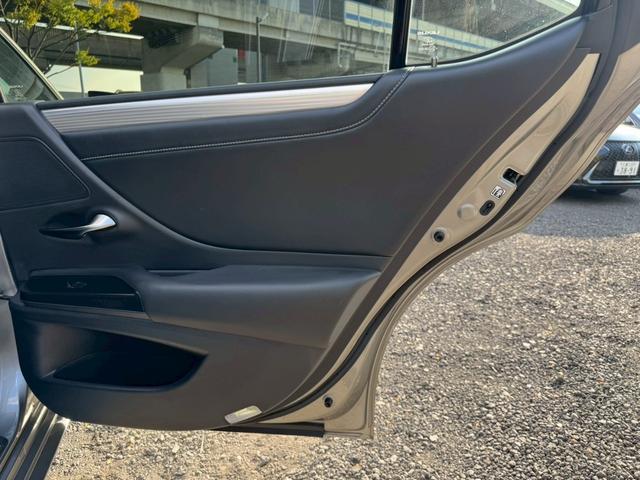 ES 300h Fスポーツ サンルーフ/衝突軽減/全周囲カメラ/レーダークルーズコントロール/コーナーセンサー/HUD/BSM/ハンドルヒーター/シートヒーター・エアコン/パワーシート/シートメモリ/ETC/Bluetooth(63枚目)