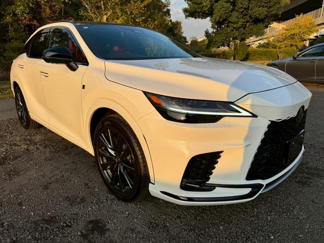 RX 500h Fスポーツパフォーマンス 現行/アドバンスドドライブ/サンルーフ/衝突軽減/全周囲カメラ/レーダークルーズコントロール/コーナーセンサー/BSM/ハンドルヒーター/電動リアゲート/シートヒーター・エアコン/パワーシート/ETC(12枚目)