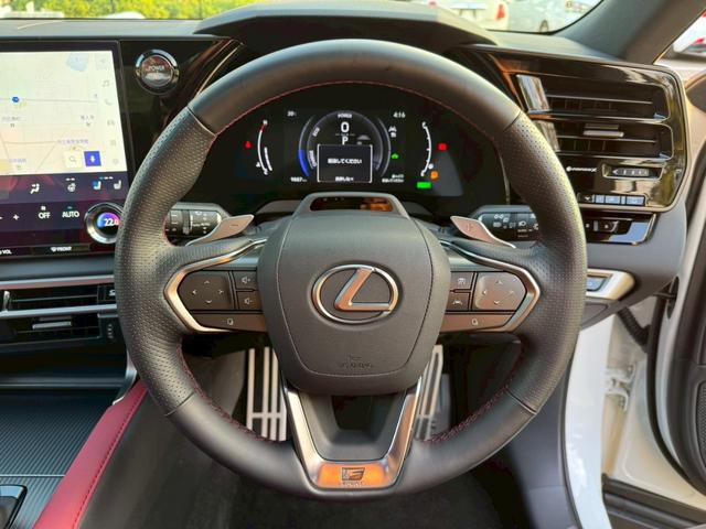 RX 500h Fスポーツパフォーマンス 現行/アドバンスドドライブ/サンルーフ/衝突軽減/全周囲カメラ/レーダークルーズコントロール/コーナーセンサー/BSM/ハンドルヒーター/電動リアゲート/シートヒーター・エアコン/パワーシート/ETC(42枚目)