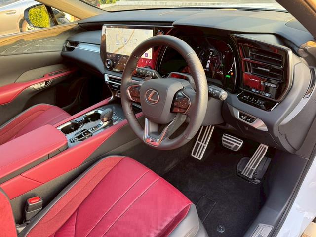 RX 500h Fスポーツパフォーマンス 現行/アドバンスドドライブ/サンルーフ/衝突軽減/全周囲カメラ/レーダークルーズコントロール/コーナーセンサー/BSM/ハンドルヒーター/電動リアゲート/シートヒーター・エアコン/パワーシート/ETC(43枚目)