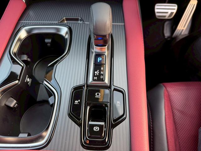 RX 500h Fスポーツパフォーマンス 現行/アドバンスドドライブ/サンルーフ/衝突軽減/全周囲カメラ/レーダークルーズコントロール/コーナーセンサー/BSM/ハンドルヒーター/電動リアゲート/シートヒーター・エアコン/パワーシート/ETC(47枚目)