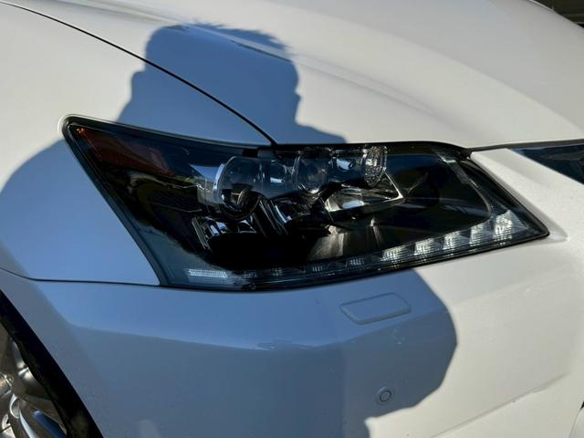 GS 250 Ipkg /後期Fグリル仕様/サンルーフ/クルーズコントロール/コーナーセンサー/シートヒータ・エアコン/電動格納ミラー/パワーシート/シートメモリ/LEDヘッドライト/ETC/バックカメラ/Bluetooth(10枚目)