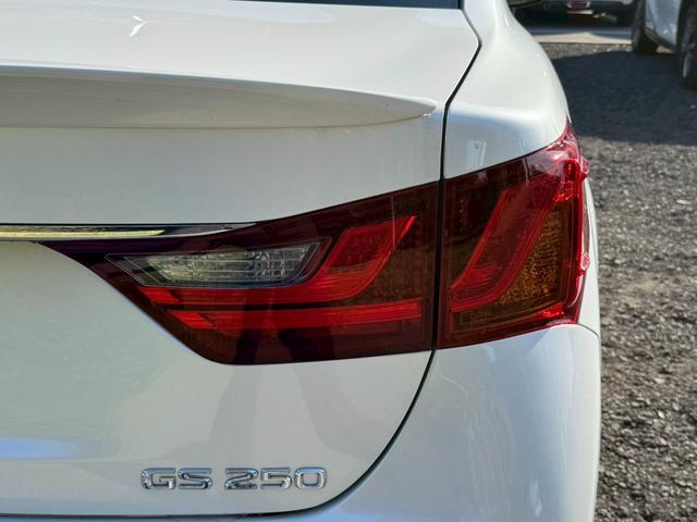 GS 250 Ipkg /後期Fグリル仕様/サンルーフ/クルーズコントロール/コーナーセンサー/シートヒータ・エアコン/電動格納ミラー/パワーシート/シートメモリ/LEDヘッドライト/ETC/バックカメラ/Bluetooth(14枚目)