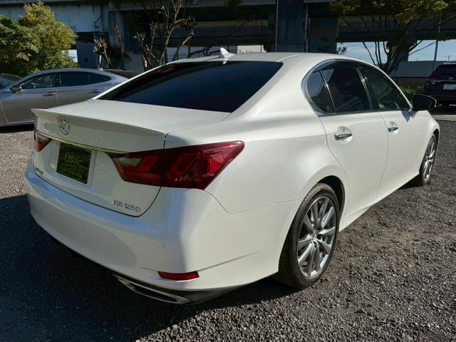 GS 250 Ipkg /後期Fグリル仕様/サンルーフ/クルーズコントロール/コーナーセンサー/シートヒータ・エアコン/電動格納ミラー/パワーシート/シートメモリ/LEDヘッドライト/ETC/バックカメラ/Bluetooth(16枚目)