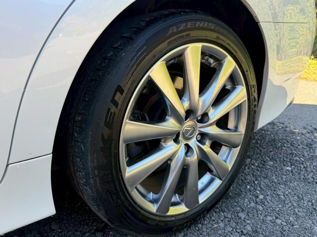 GS 250 Ipkg /後期Fグリル仕様/サンルーフ/クルーズコントロール/コーナーセンサー/シートヒータ・エアコン/電動格納ミラー/パワーシート/シートメモリ/LEDヘッドライト/ETC/バックカメラ/Bluetooth(21枚目)