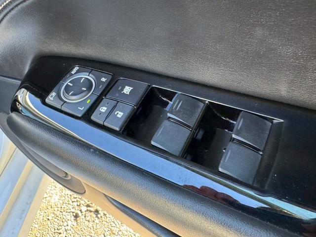 GS 250 Ipkg /後期Fグリル仕様/サンルーフ/クルーズコントロール/コーナーセンサー/シートヒータ・エアコン/電動格納ミラー/パワーシート/シートメモリ/LEDヘッドライト/ETC/バックカメラ/Bluetooth(24枚目)